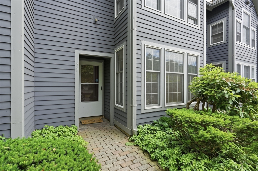 70 Amity Place, Unit 70 Amherst, MA 01002 - Photo 4 of 35