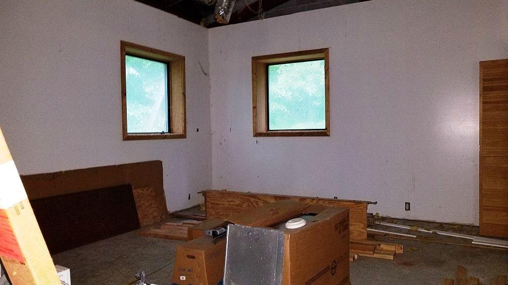 965 Blockhouse Valley Road Clinton, TN 37716 - Photo 18 of 31 2nd floor Room