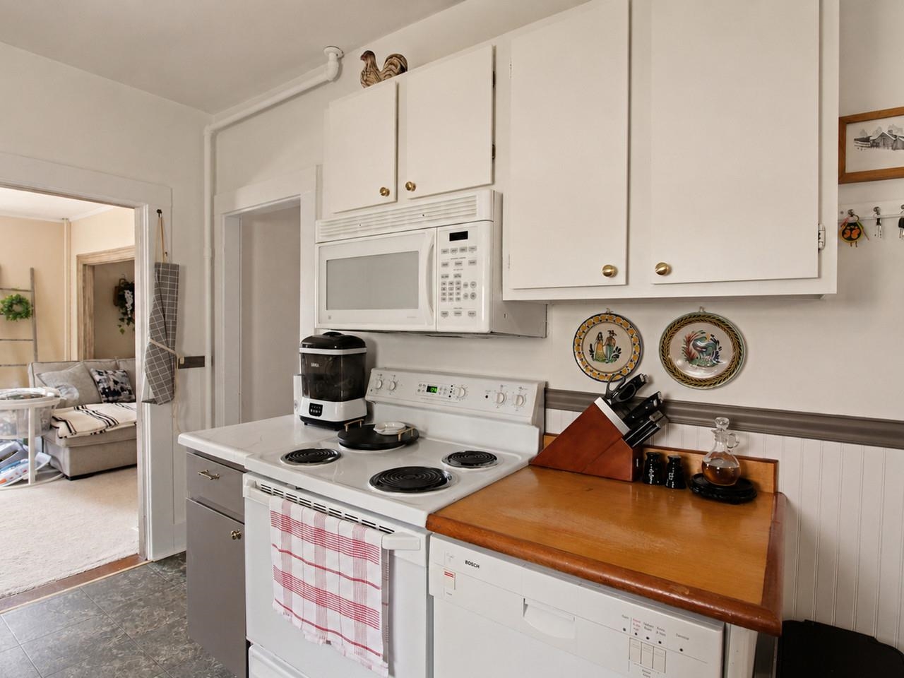 19 E Road Colchester, VT 05446 - Photo 4 of 35