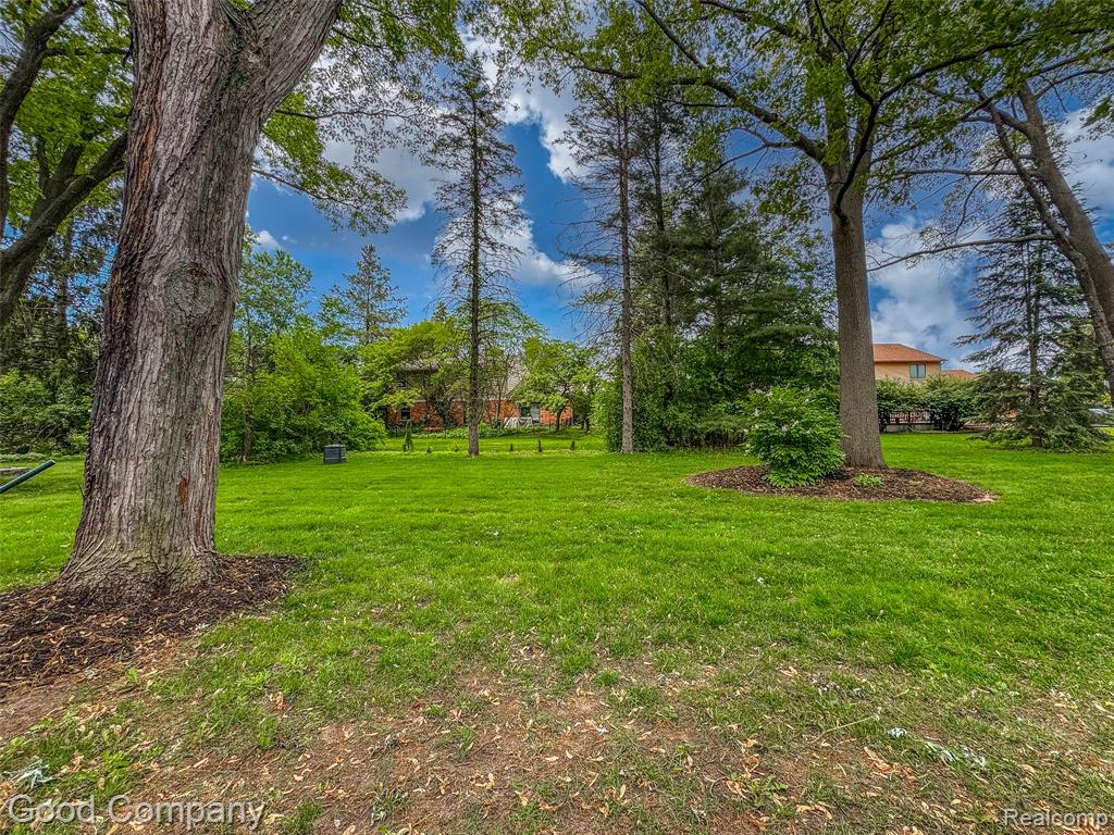 35750 Fredericksburg Road Farmington Hills, MI 48331 - Photo 24 of 30