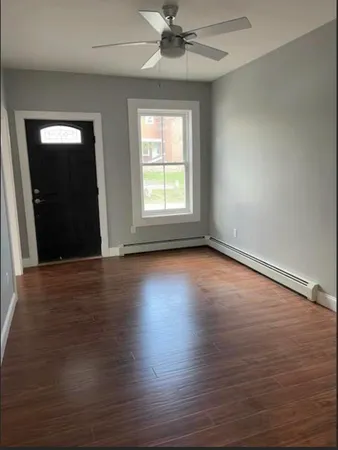 $3,300 | 4 Elm Street, Unit B, Newmarket, NH 03857