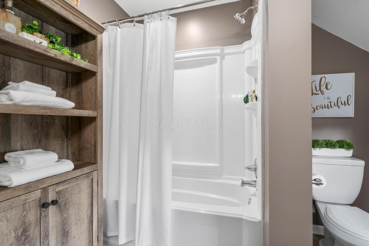 2522 Bean-Oller Road Delaware, OH 43015 - Photo 56 of 93 Upstairs full bathroom