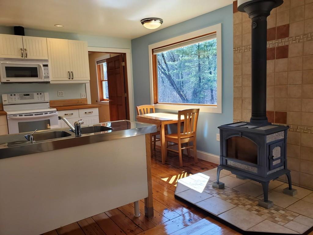 14 Yale Road Pepperell, MA 01463 - Photo 8 of 28