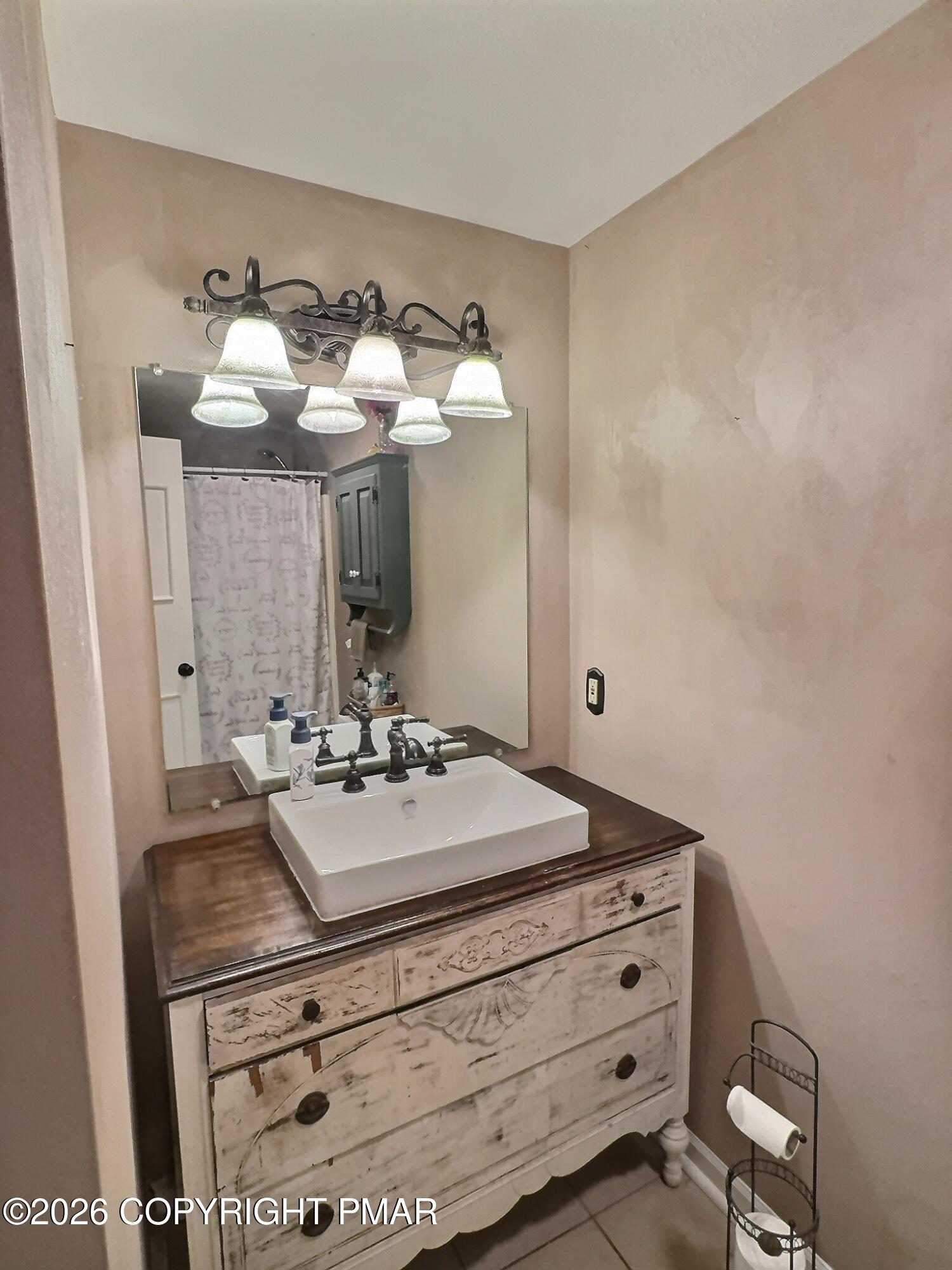 3207 Pine Ridge Drive East Bushkill, PA 18324 - Photo 10 of 14 s8f99wa783