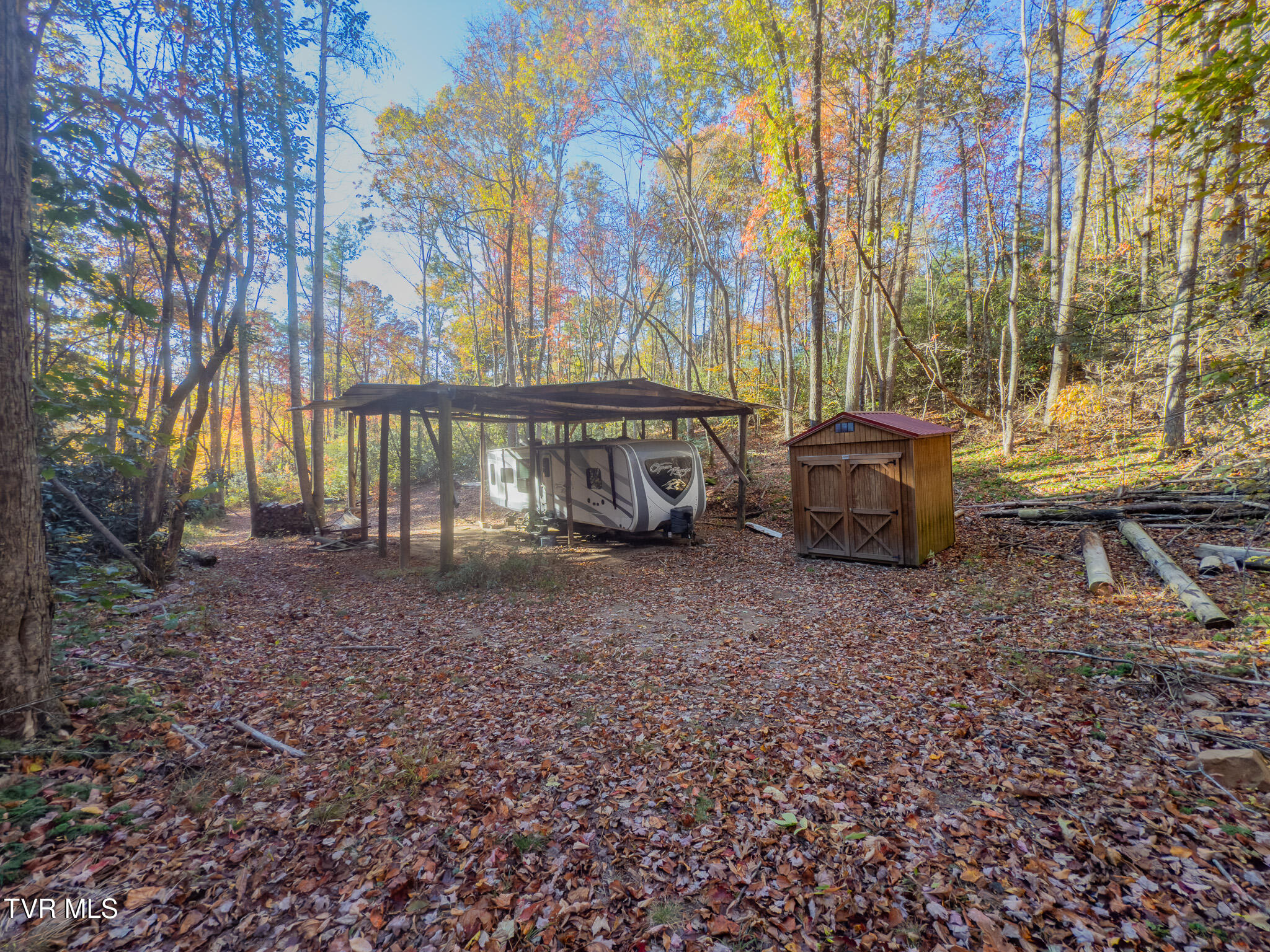 299 Morton Road Hampton, TN 37658 - Photo 4 of 14 IMG_7900