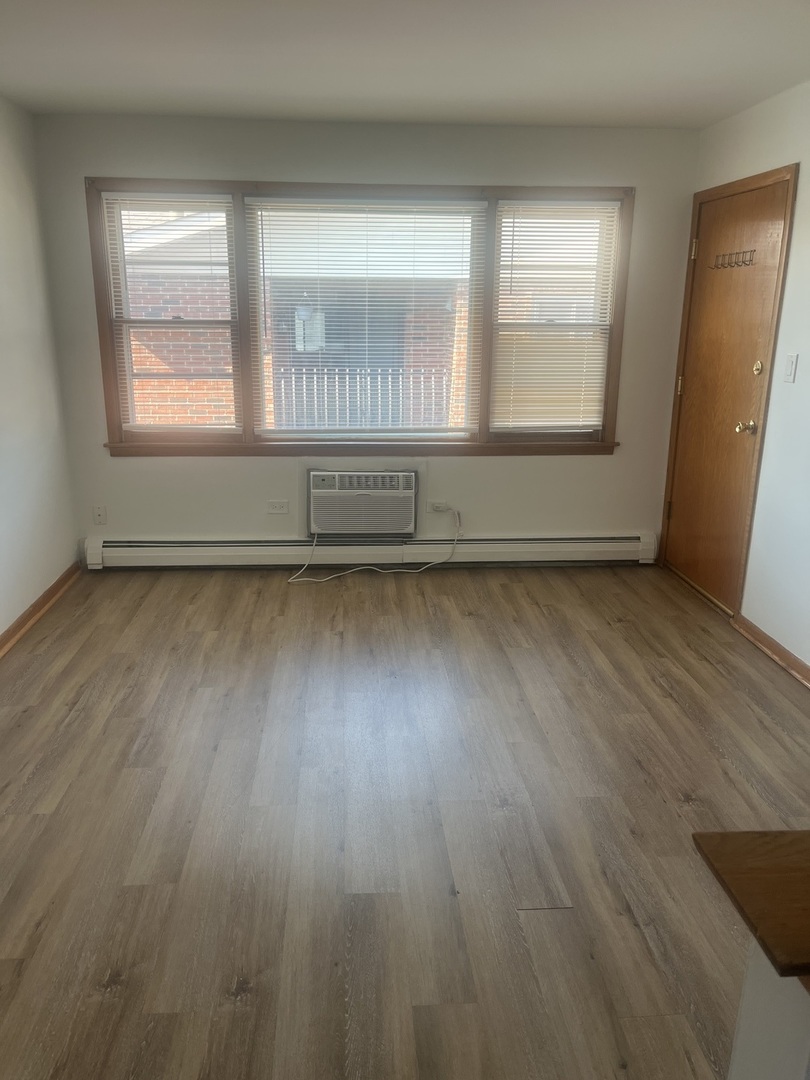 10533 Parkside Avenue, Unit 3W Chicago Ridge, IL 60415 - Photo 2 of 7