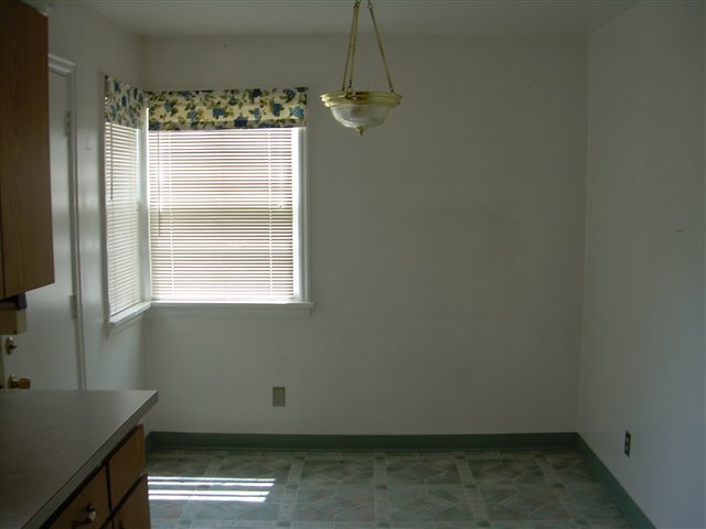 1412 North Bowdish Road Spokane Valley, WA 99206 - Photo 3 of 9 Gallery Image 3