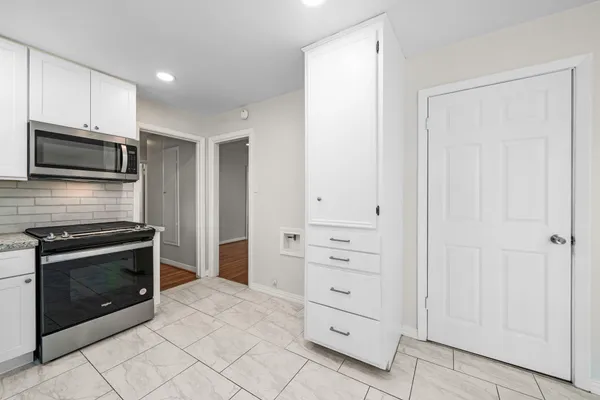 $2,000 | 9614 Long Branch Lane, Houston, TX 77055