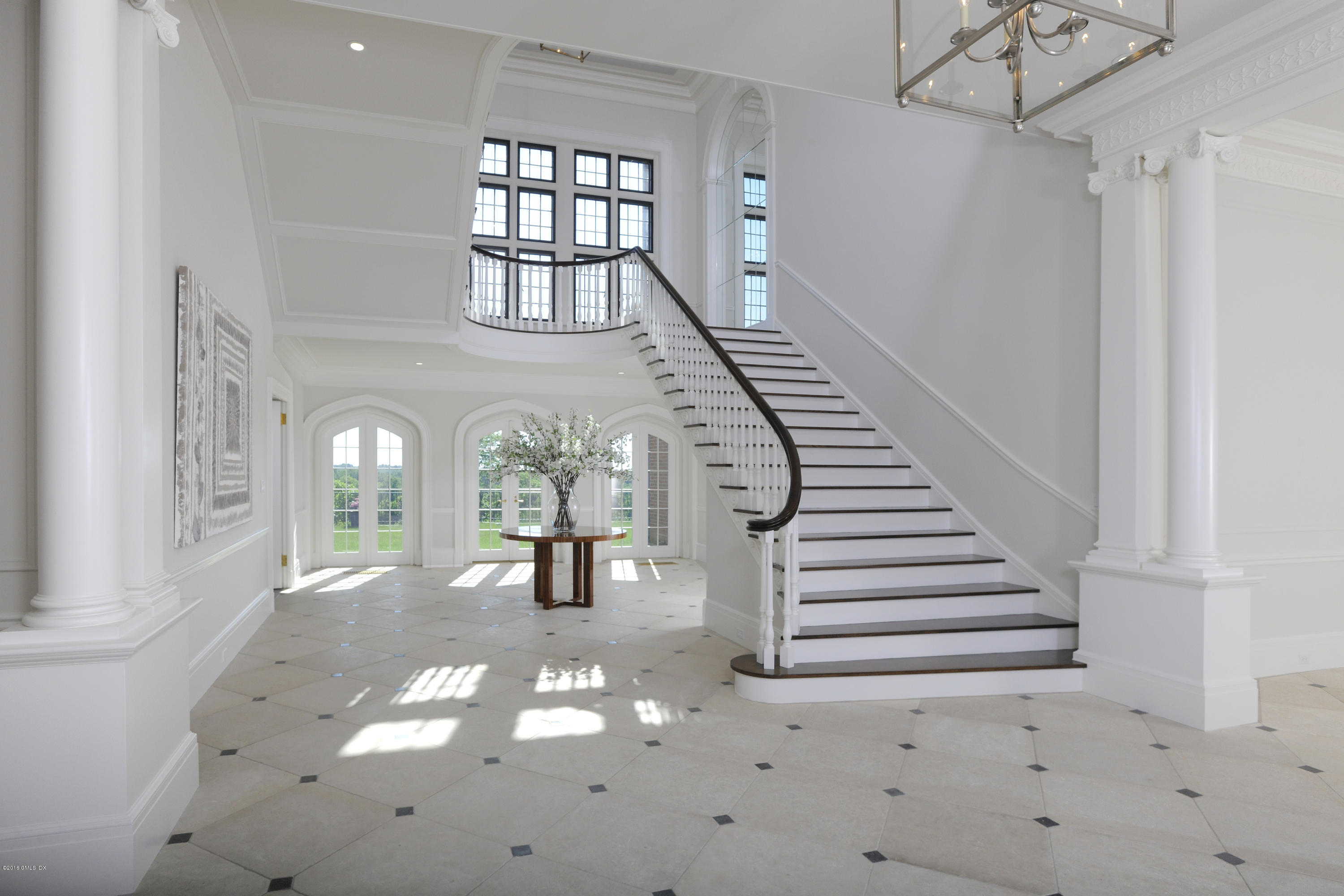 521 Round Hill Road Greenwich, CT 06831 - Photo 4 of 31 Foyer