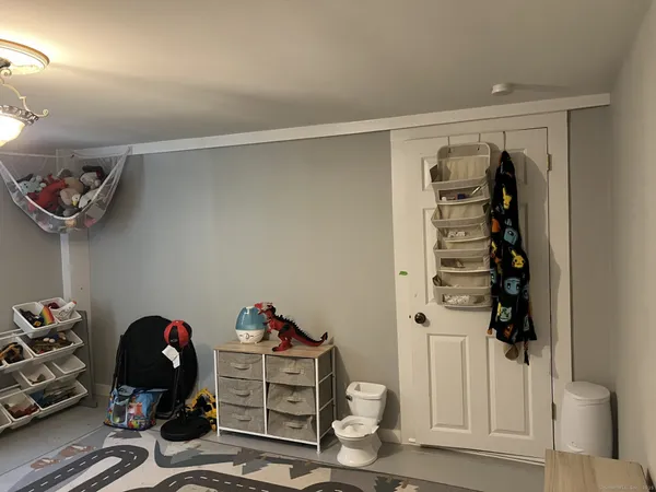 $2,800 | 566 West Main Street, Cheshire, CT 06410