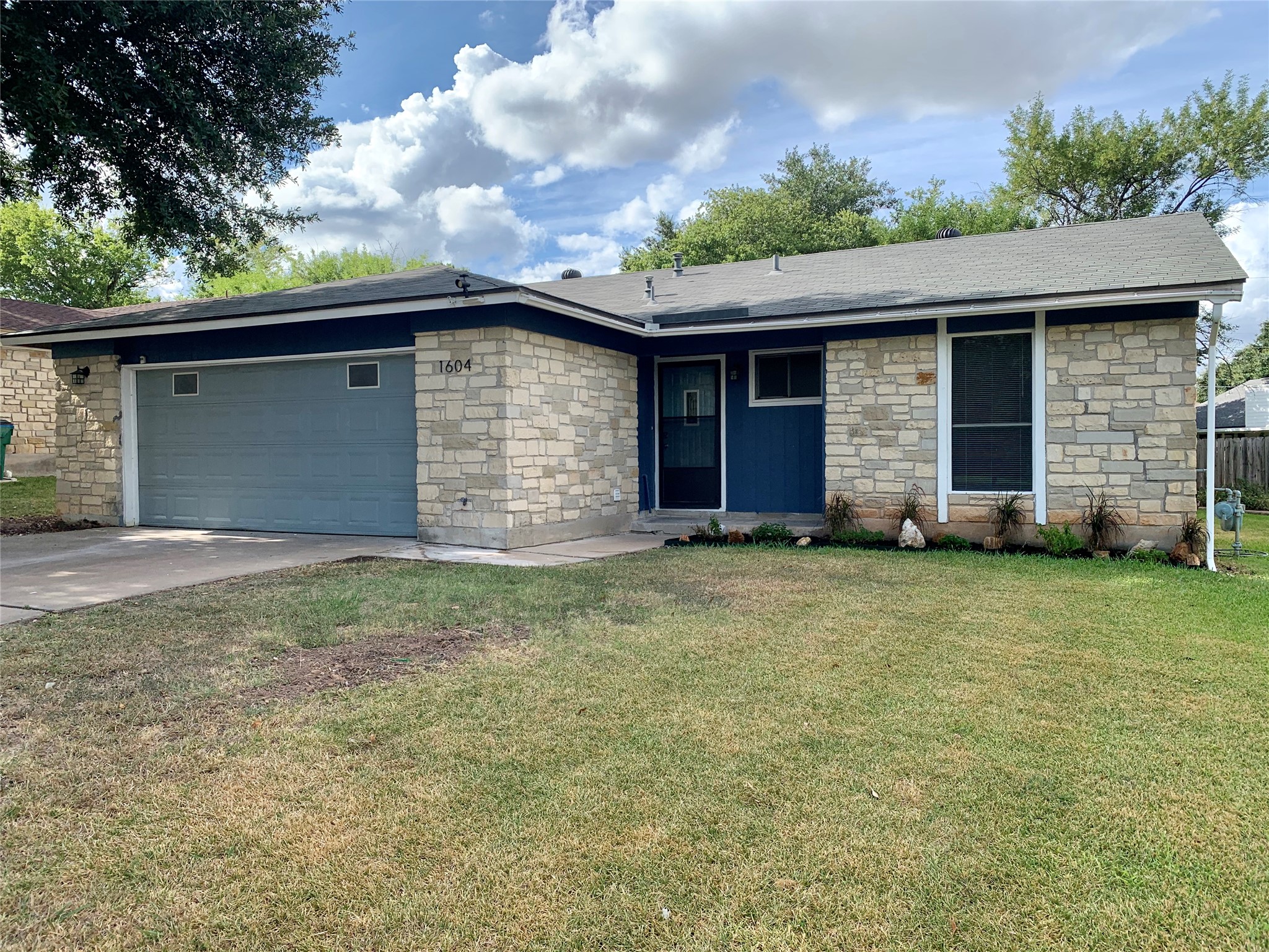 1604 Middleway Road Pflugerville, TX 78660 - Photo 2 of 18 Gallery Image 2
