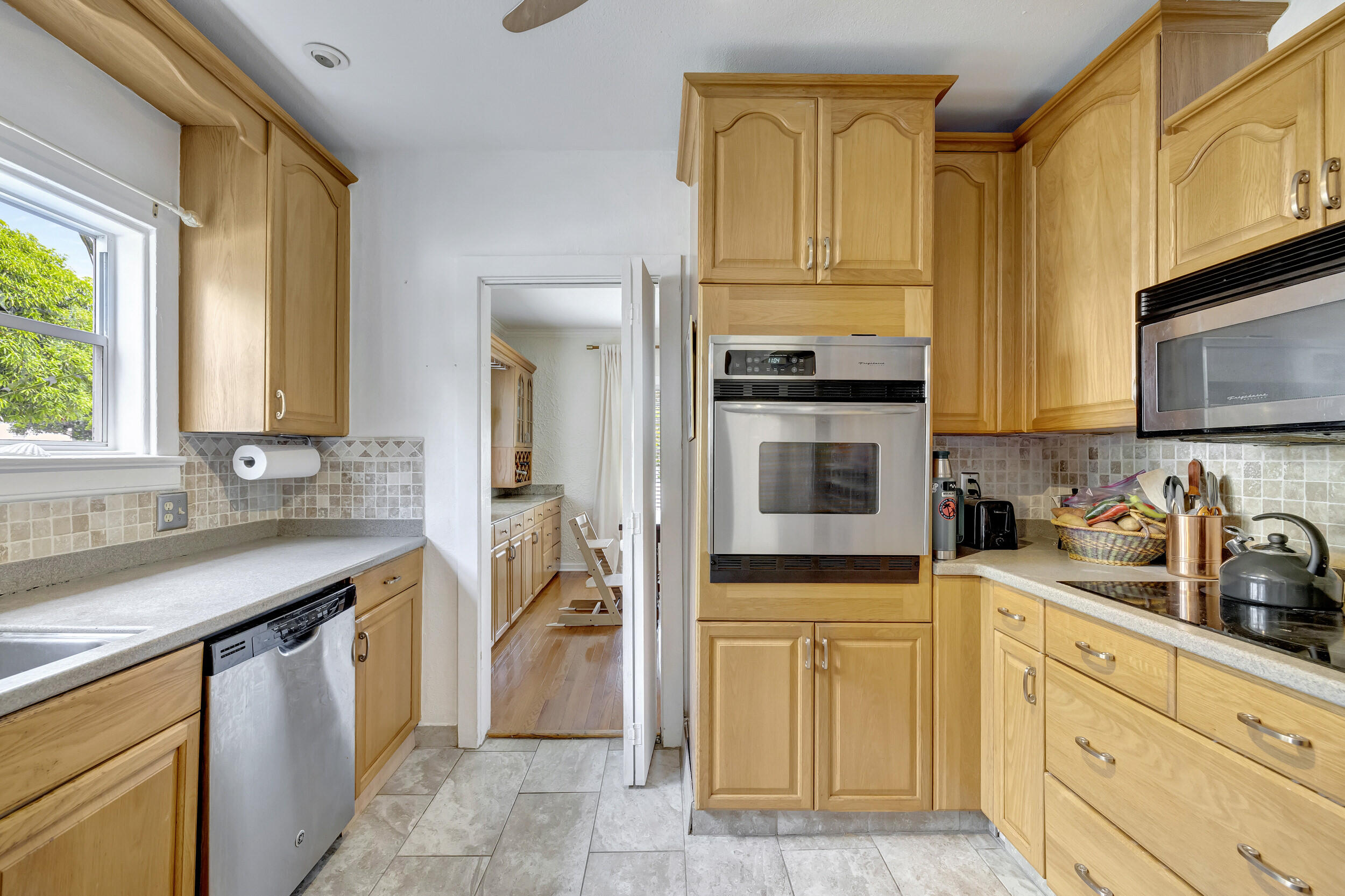 914 Andrews Road West Palm Beach, FL 33405 - Photo 20 of 54 Kitchen