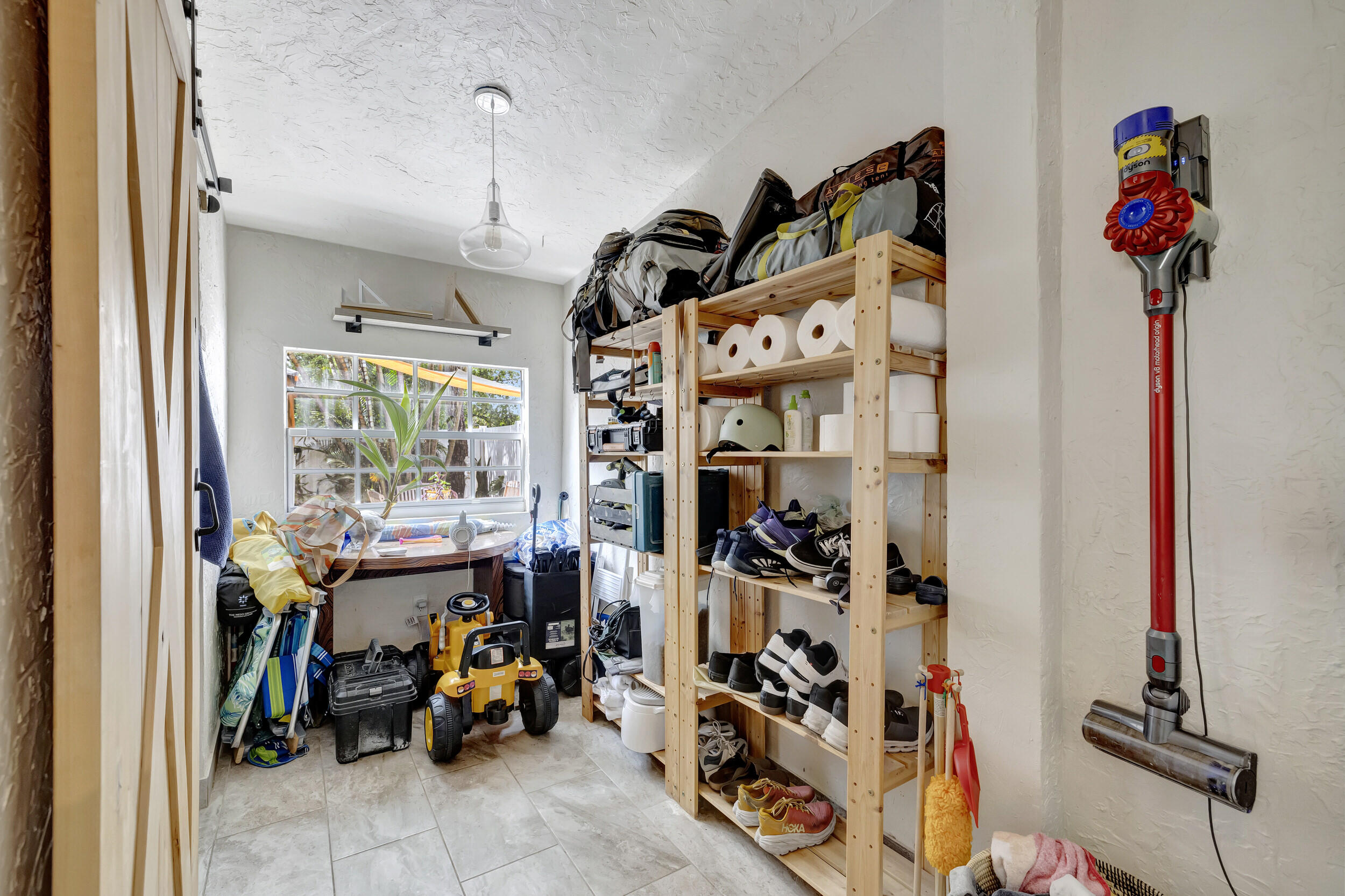 914 Andrews Road West Palm Beach, FL 33405 - Photo 23 of 54 Utility Room