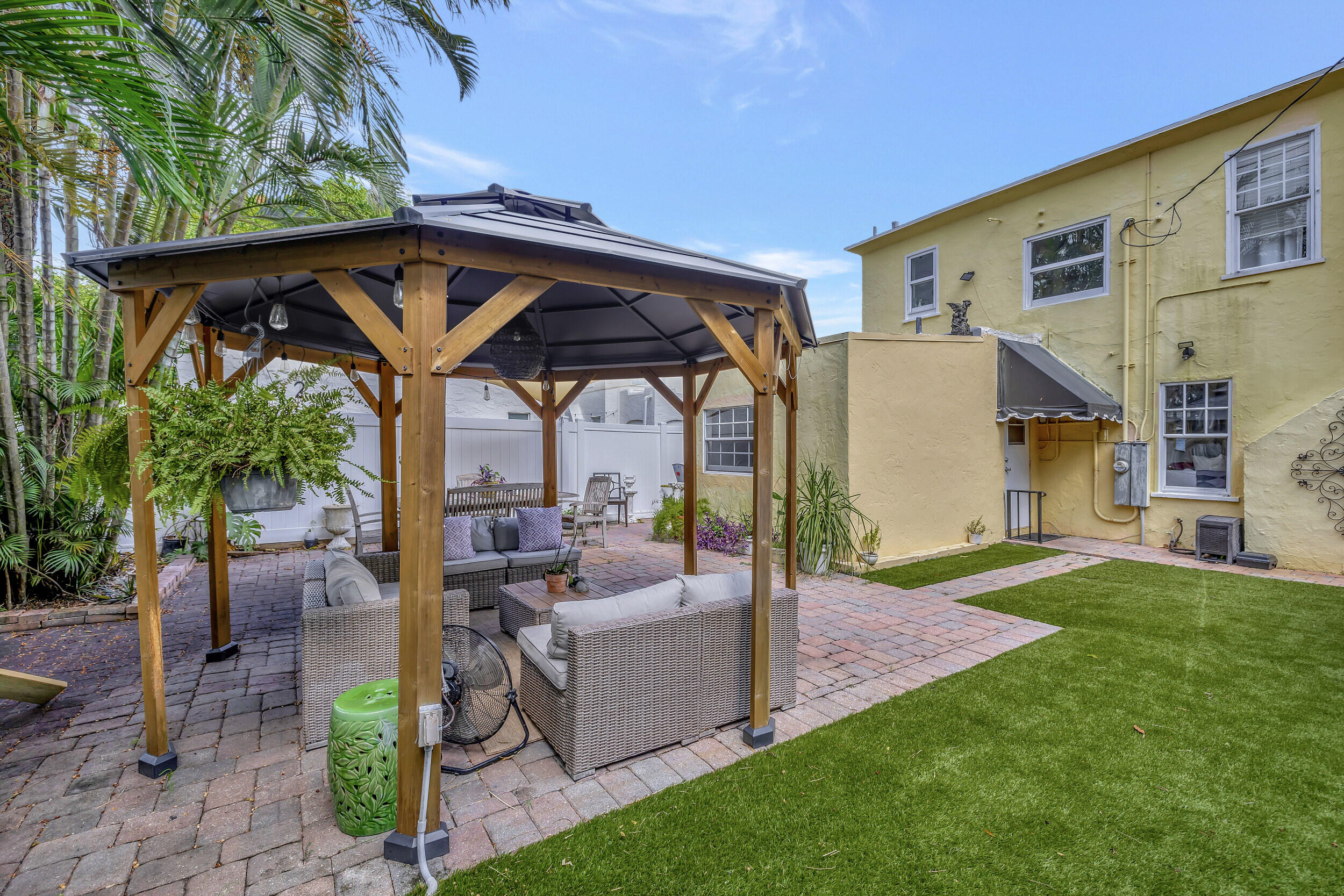 914 Andrews Road West Palm Beach, FL 33405 - Photo 36 of 54 Backyard looking at house