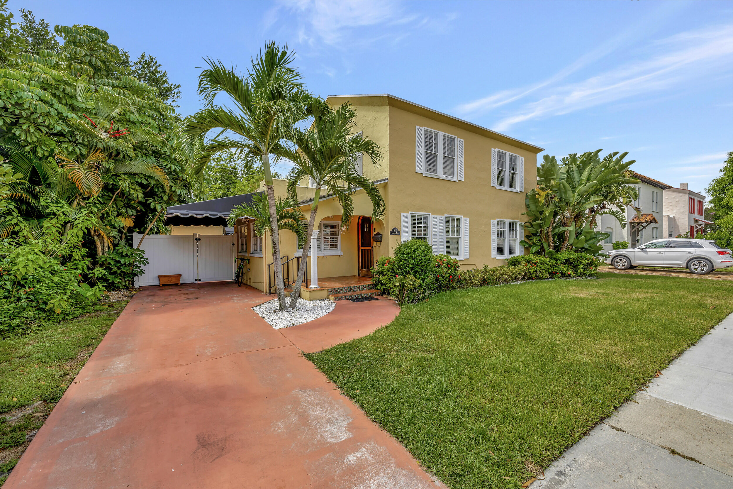 914 Andrews Road West Palm Beach, FL 33405 - Photo 47 of 54 Driveway area
