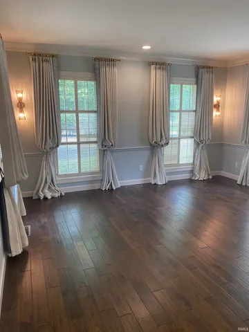 $825,000 | 1303 East Erskine Mnr Hl Drive, South Bend, IN 46614