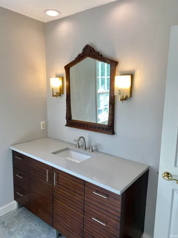 $825,000 | 1303 East Erskine Mnr Hl Drive, South Bend, IN 46614