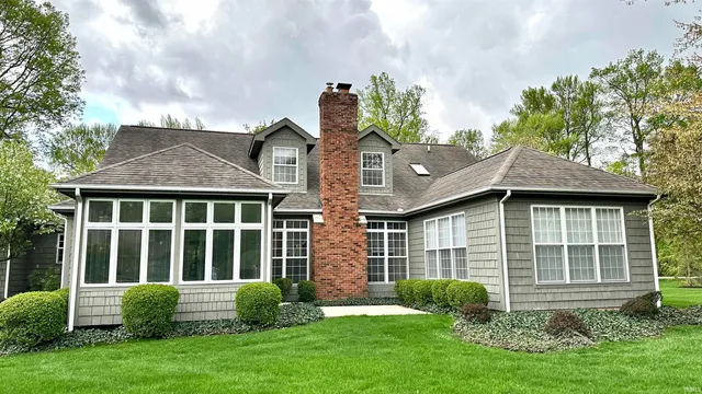 $825,000 | 1303 East Erskine Mnr Hl Drive, South Bend, IN 46614