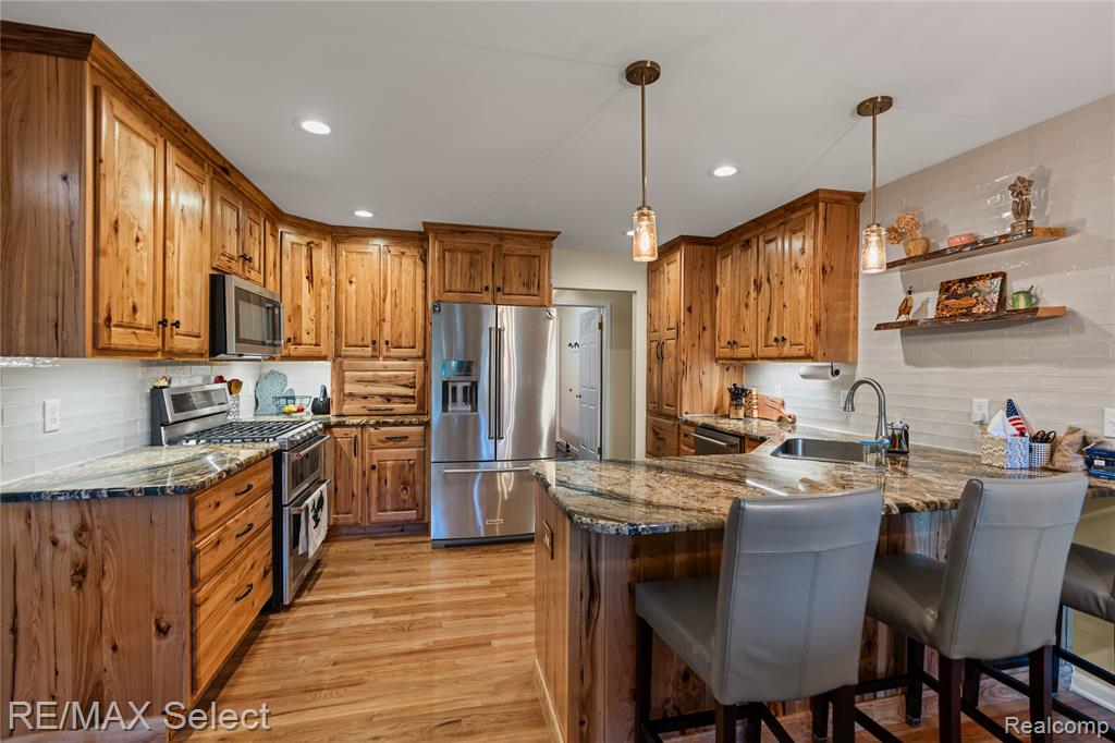 4278 Springwood Fenton, MI 48430 - Photo 16 of 80