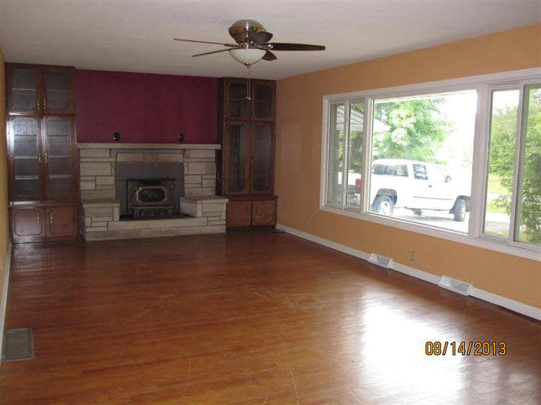 5556 State Road Pekin, IN 47165 - Photo 8 of 18 Gallery Image 8