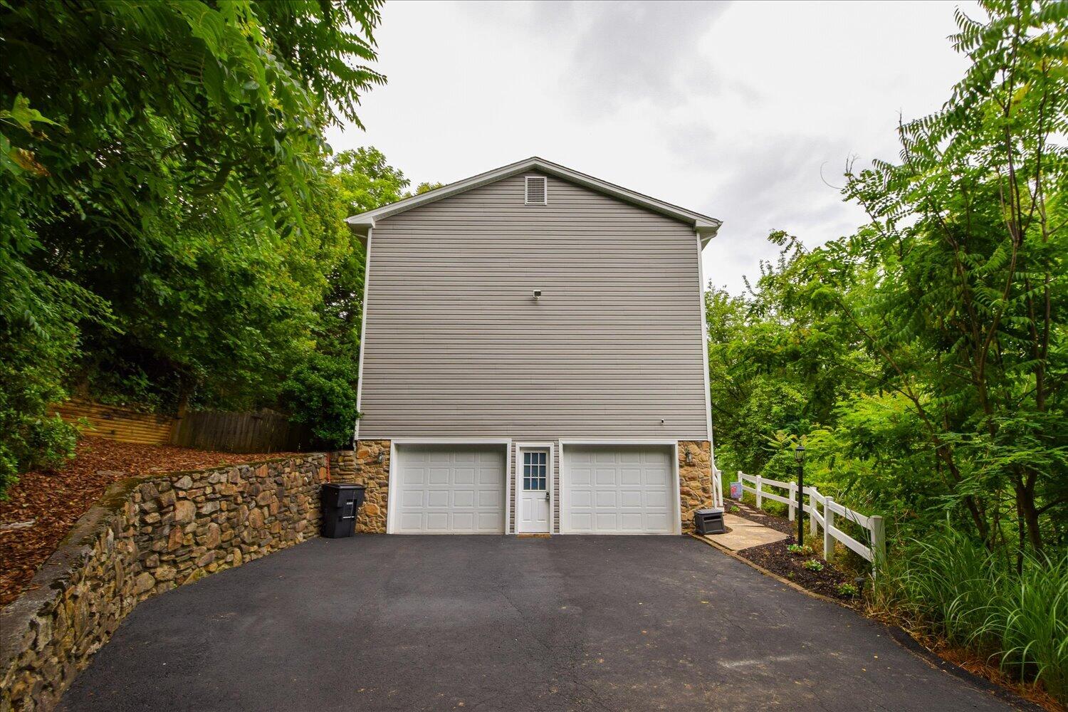 5448 Highfields Road Roanoke, VA 24018 - Photo 33 of 41 33-5448 Highfields-34