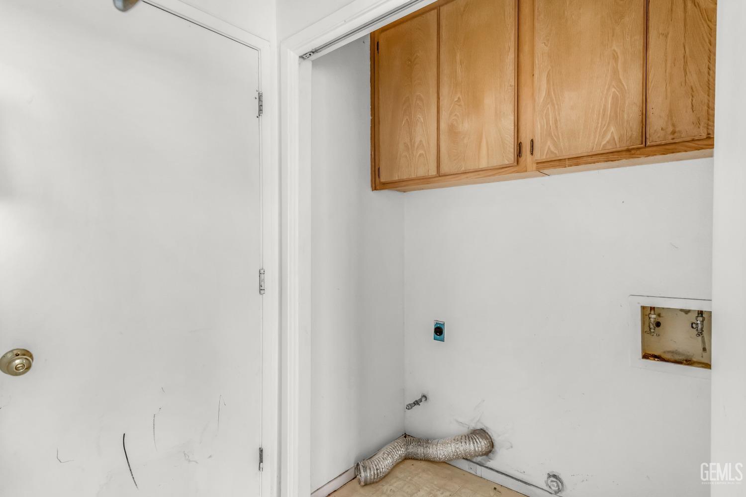 Undisclosed Address Bakersfield, CA 93313 - Photo 20 of 34 a view of storage and utility