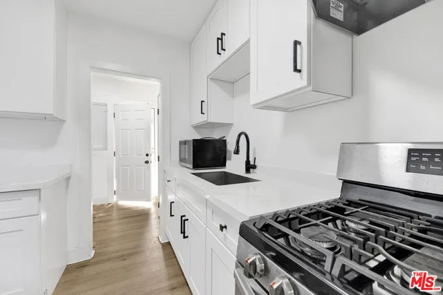 $750,000 | 4124 West 64th Street, Inglewood, CA 90302