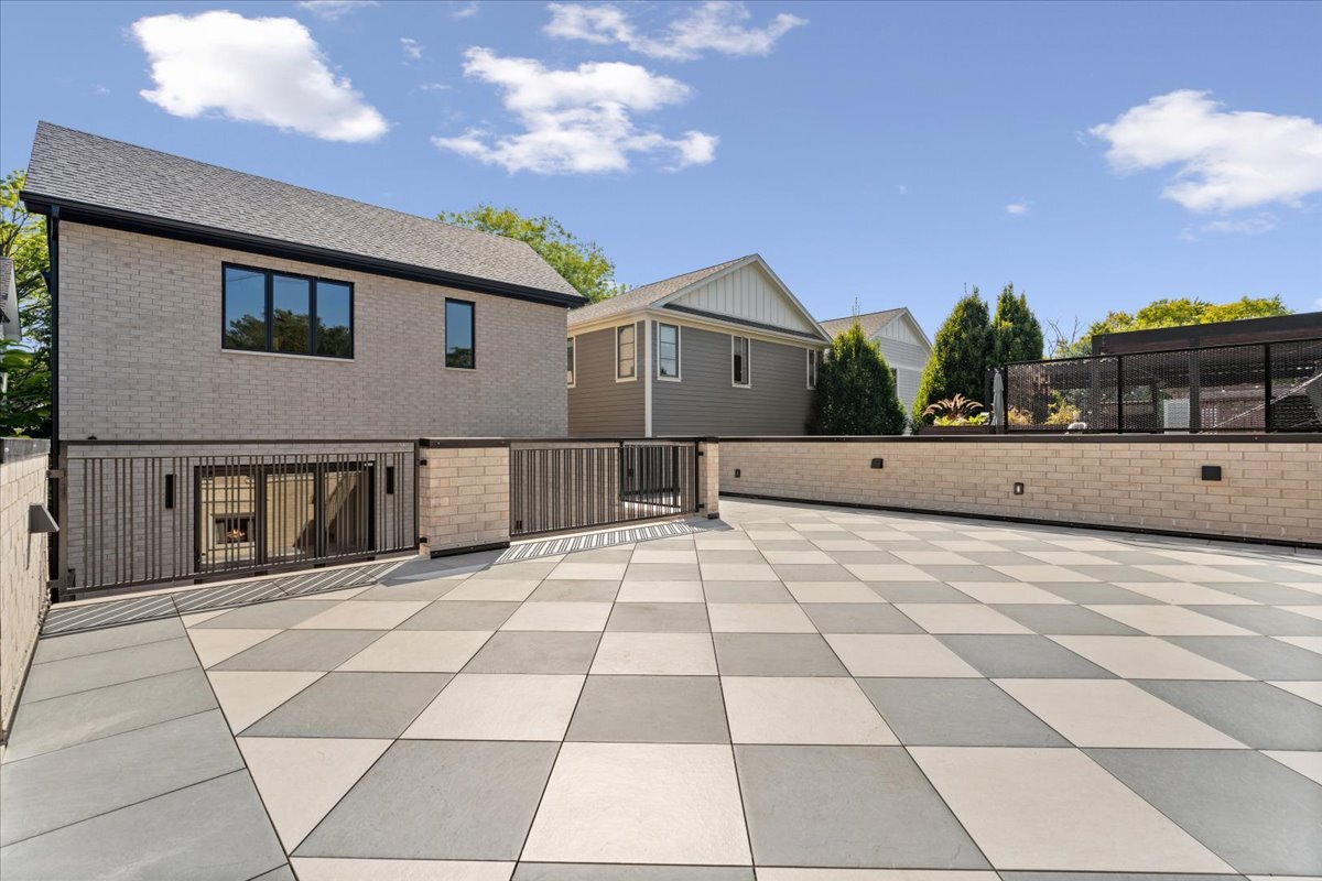 2119 North Seminary Avenue Chicago, IL 60614 - Photo 20 of 29