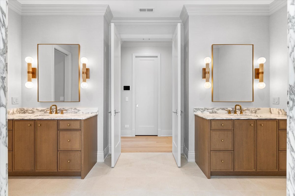 2119 North Seminary Avenue Chicago, IL 60614 - Photo 6 of 29