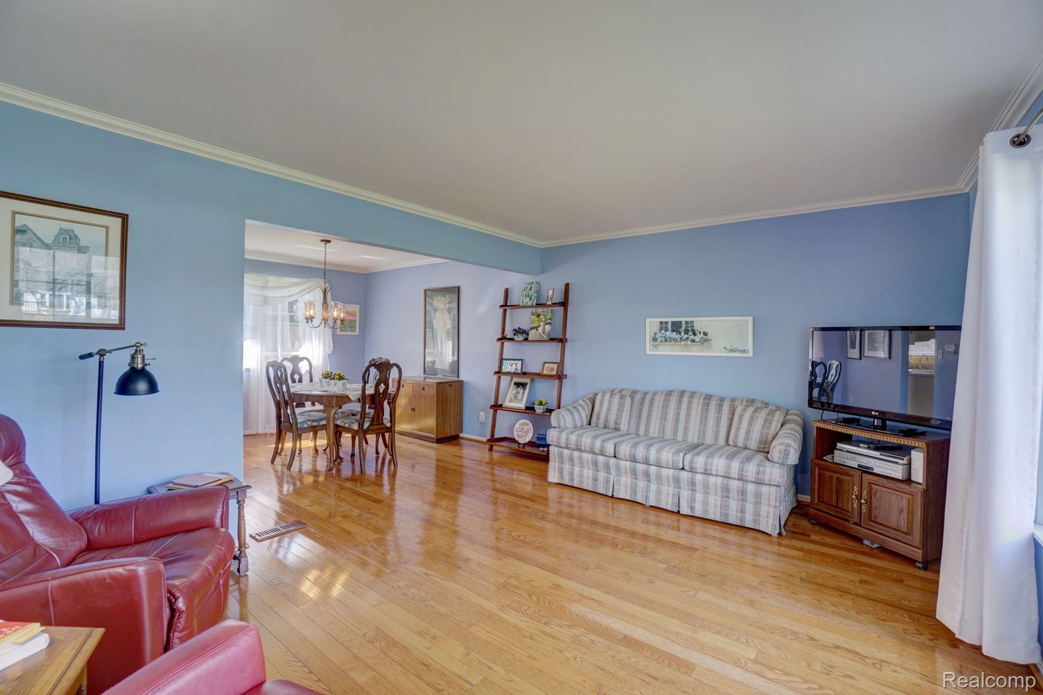 4530 Rohr Road Clarkston, MI 48348 - Photo 8 of 48 Living room
