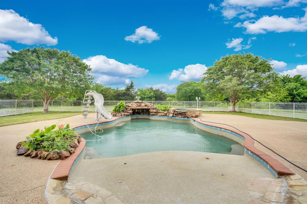 6420 Hayes Road Midlothian, TX 76065 - Photo 37 of 40