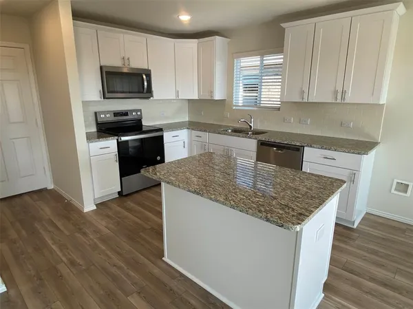 $1,995 | 4533 Greenham Ln., Fort Worth, TX 76036