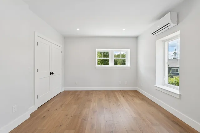 $899,000 | 43 Rose Douglas Lane, Brunswick, ME 04011