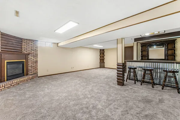$379,900 | 3455 West Harbor Drive, Bettendorf, IA 52722