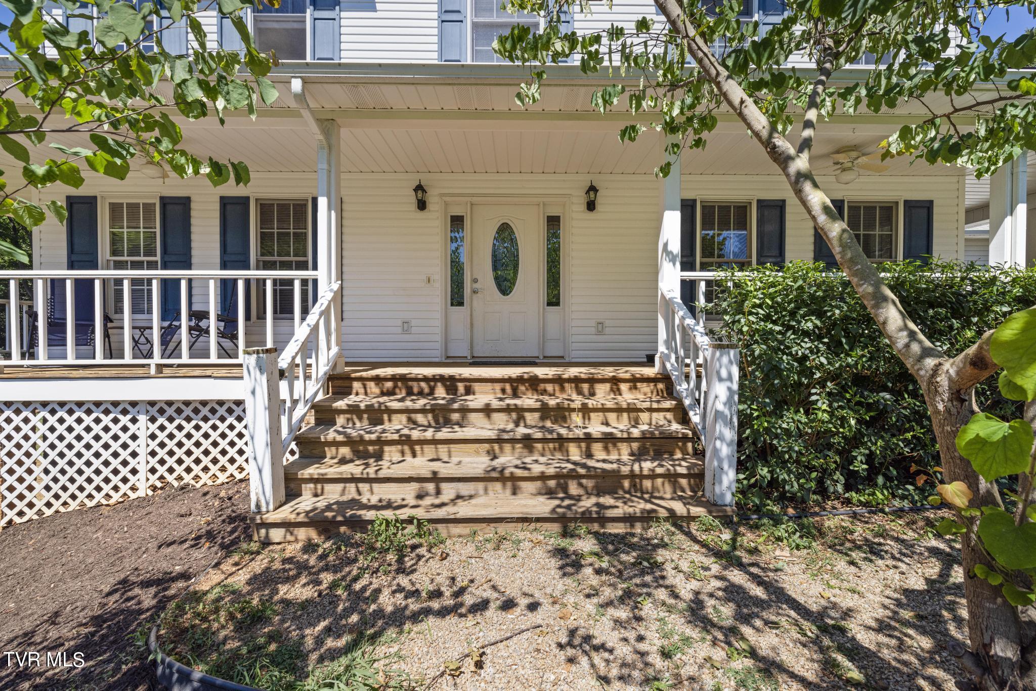 221 Judge Ben Allen Road Elizabethton, TN 37643 - Photo 5 of 44 Front porch entrance