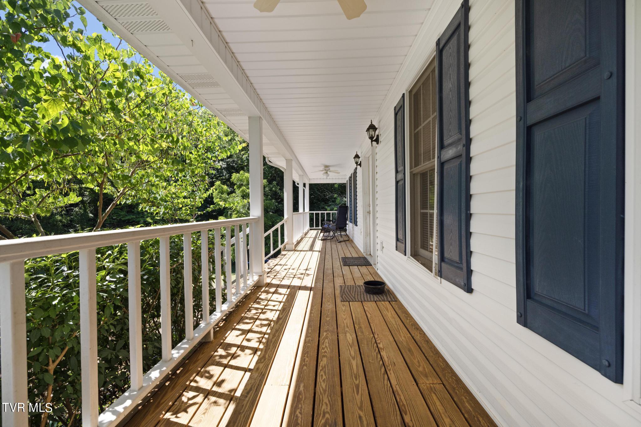 221 Judge Ben Allen Road Elizabethton, TN 37643 - Photo 6 of 44 Front porch