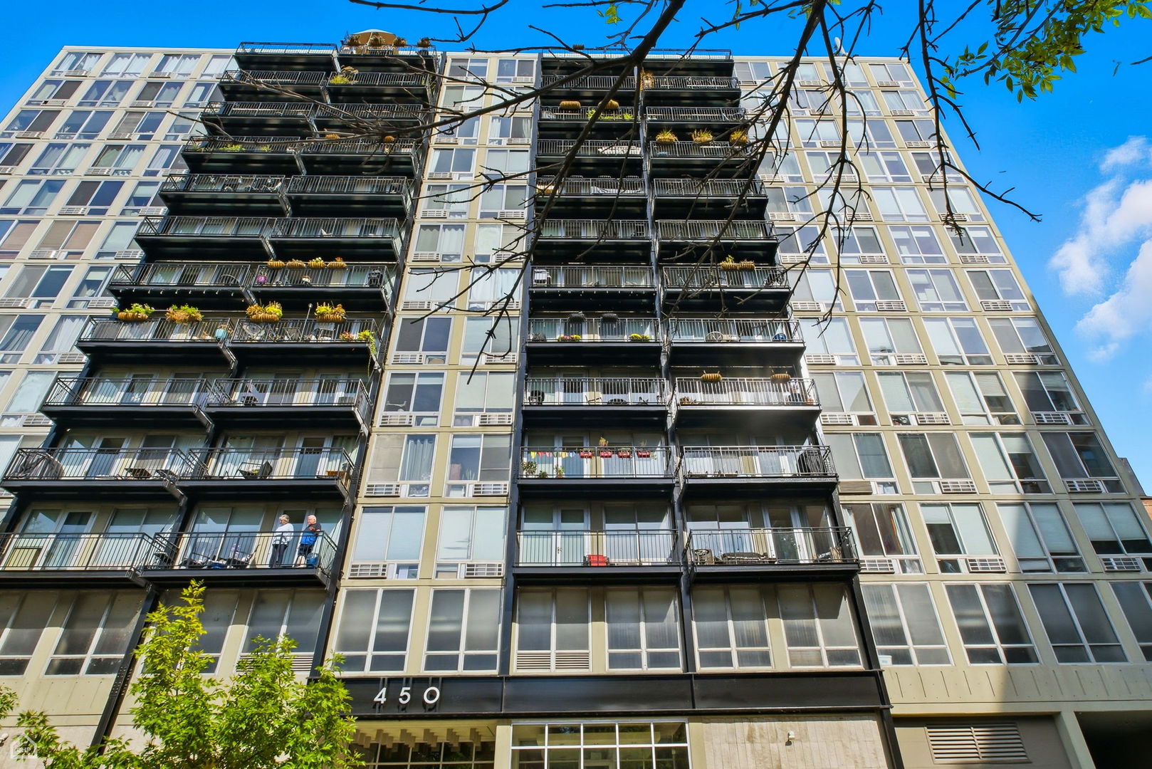 450 West Briar Place, Unit 10H Chicago, IL 60657 - Photo 1 of 17 a picture of a lake view