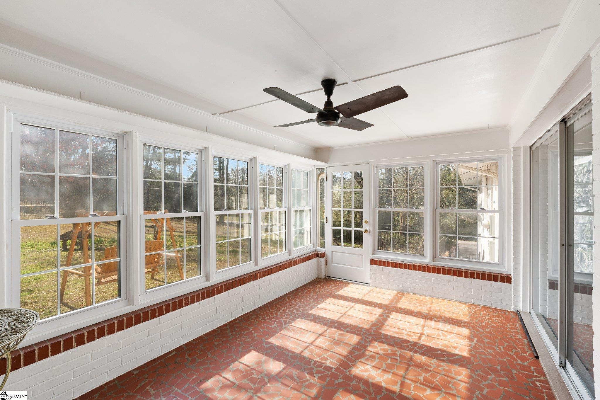 2 Rollingreen Road Greenville, SC 29615 - Photo 12 of 34 Gallery Image 12