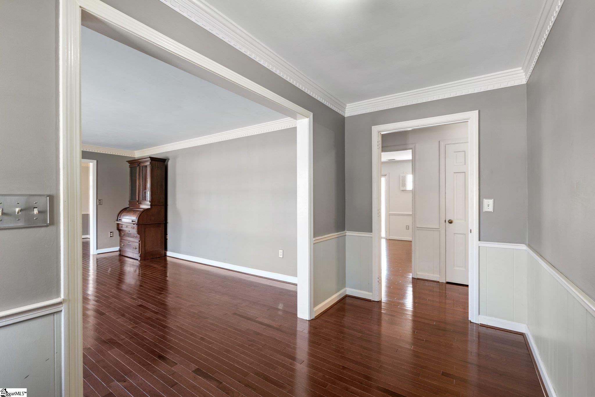 2 Rollingreen Road Greenville, SC 29615 - Photo 5 of 34 Gallery Image 5