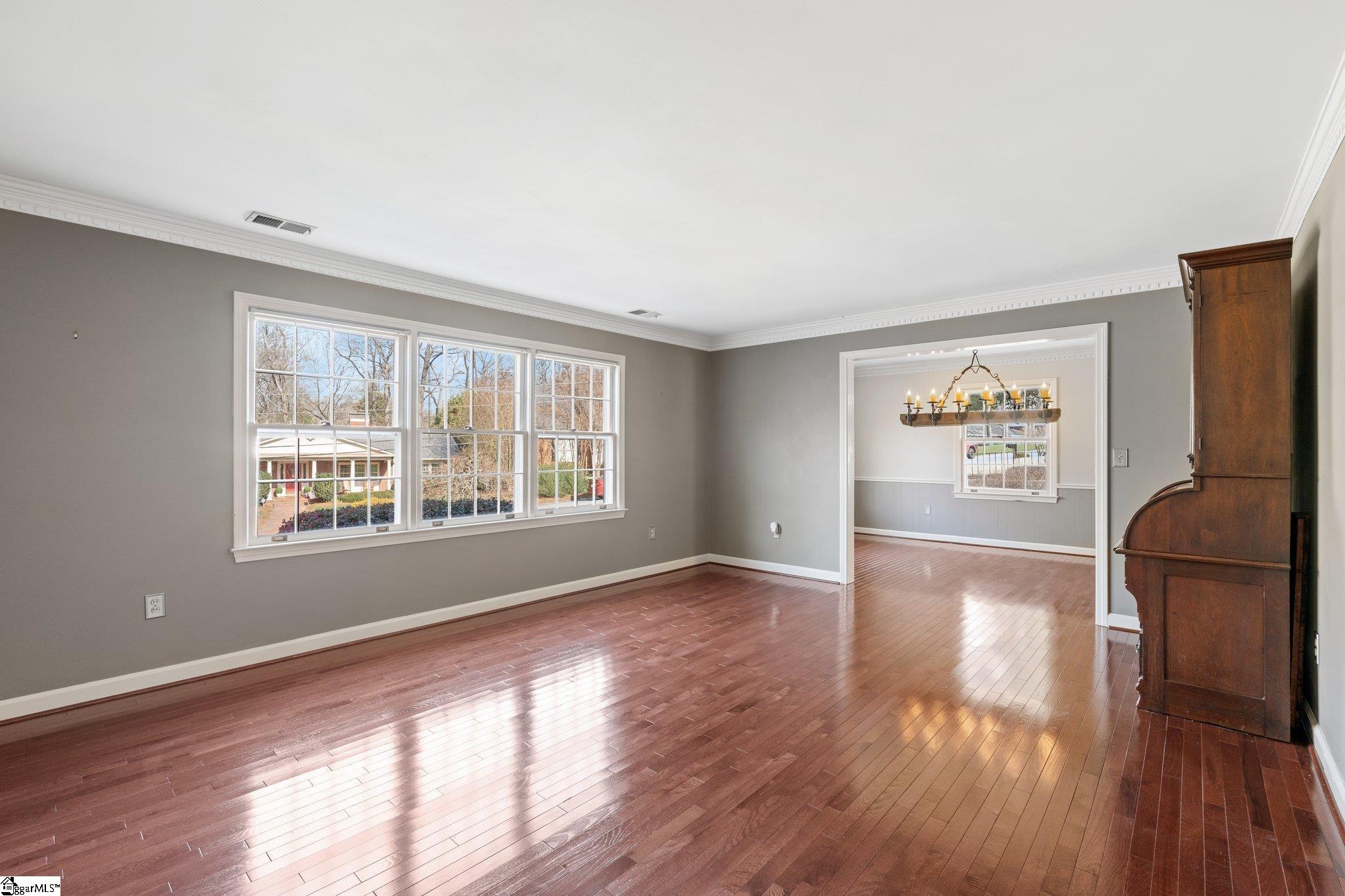 2 Rollingreen Road Greenville, SC 29615 - Photo 6 of 34 Gallery Image 6