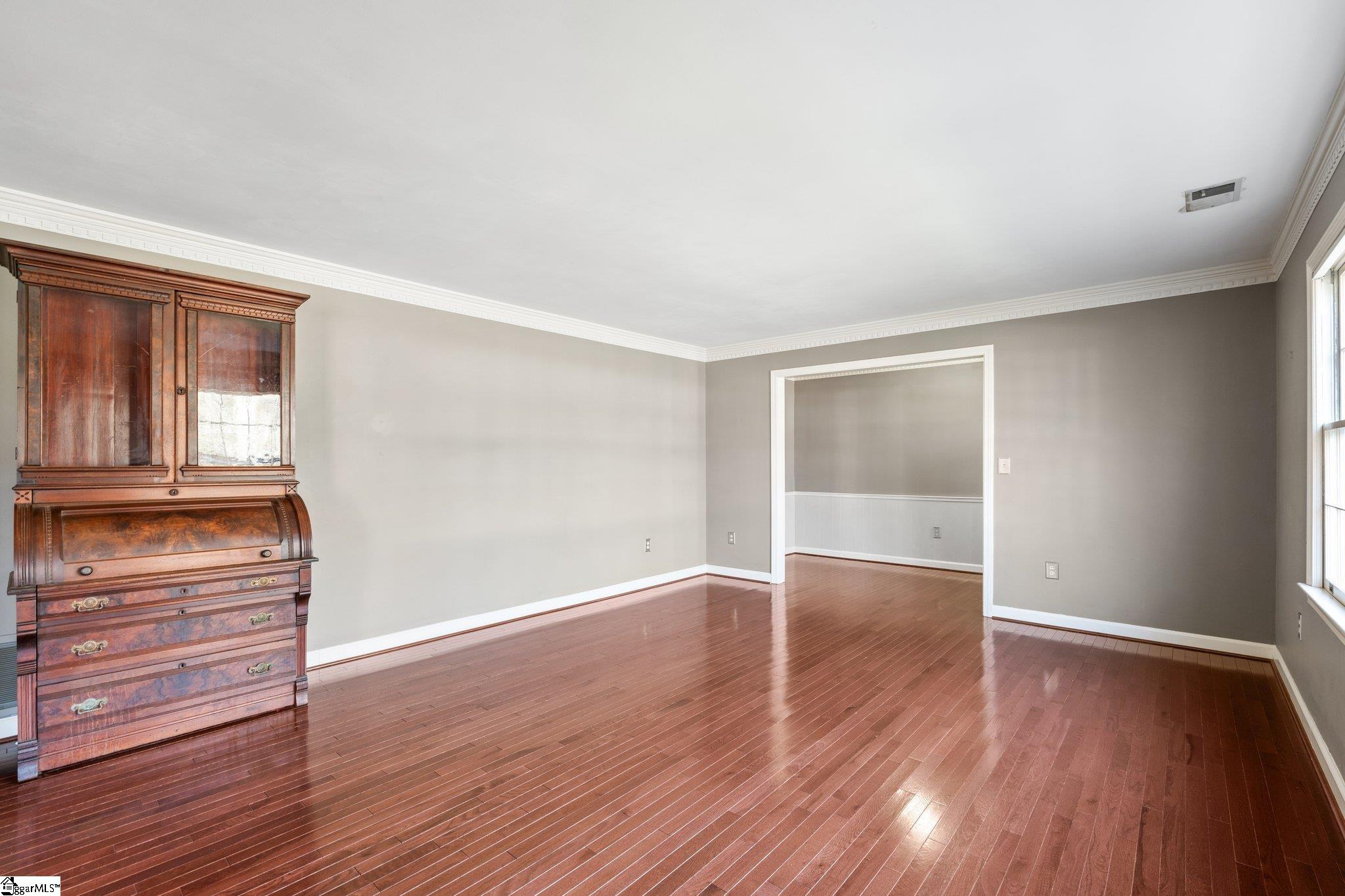 2 Rollingreen Road Greenville, SC 29615 - Photo 7 of 34 Gallery Image 7