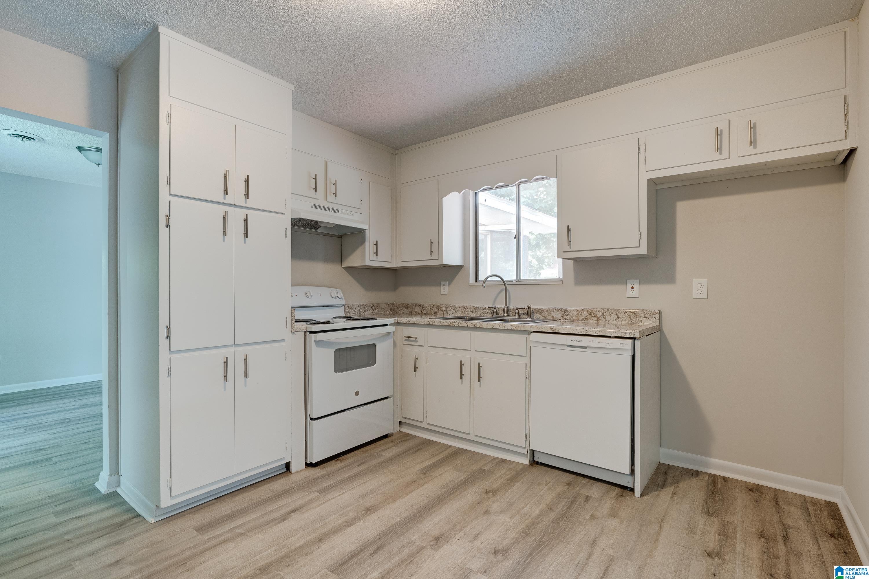 690 Dates Circle Bessemer, AL 35023 - Photo 9 of 23