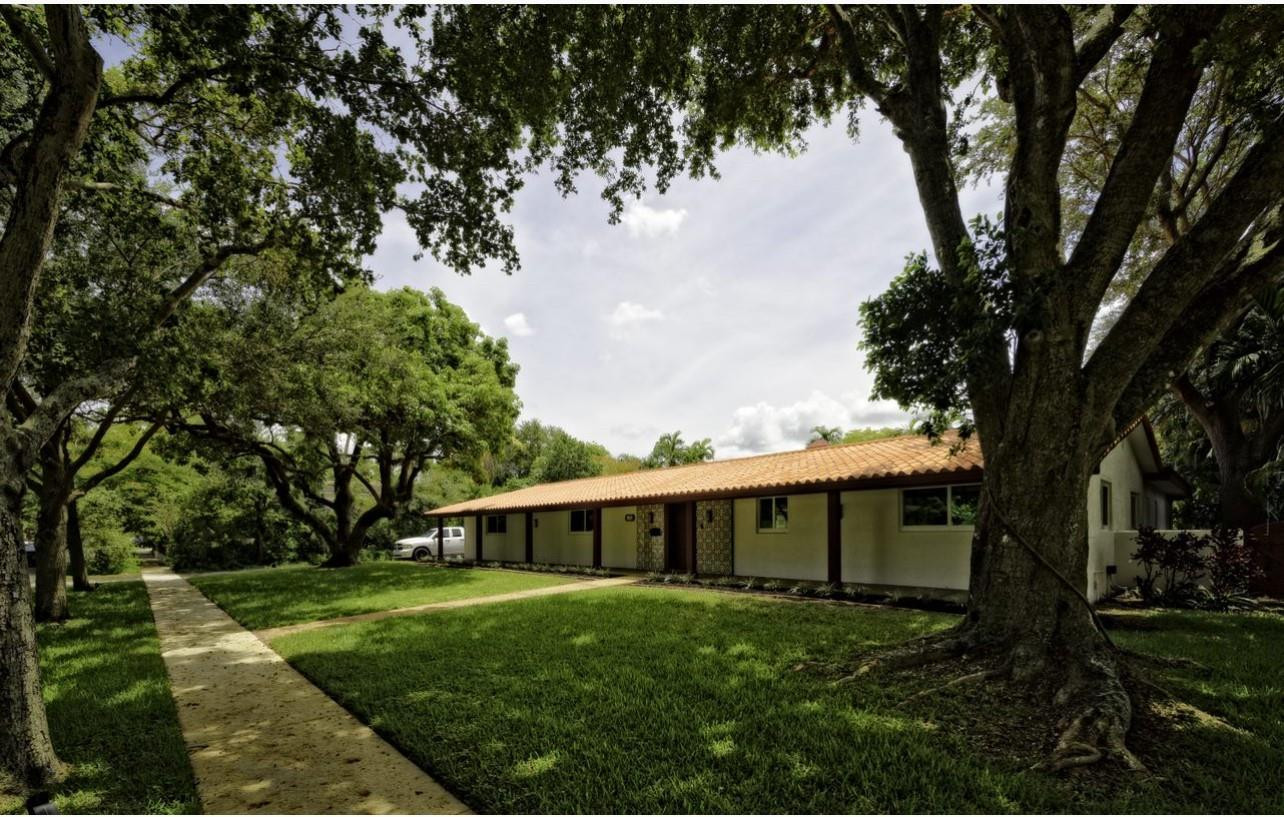 252 Southwest 63rd Terrace Plantation, FL 33317 - Photo 2 of 18 Photo 2