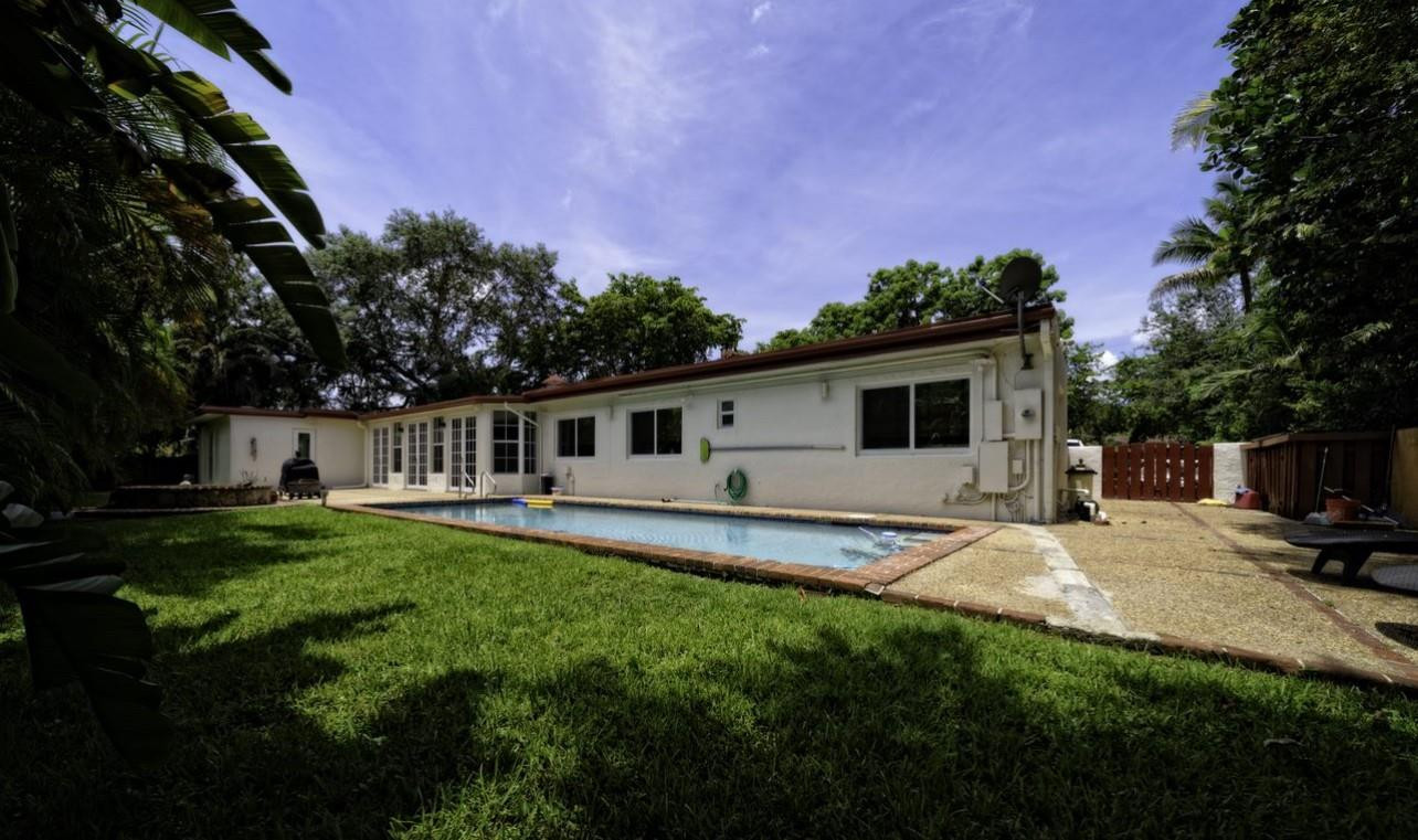 252 Southwest 63rd Terrace Plantation, FL 33317 - Photo 4 of 18 Photo 4