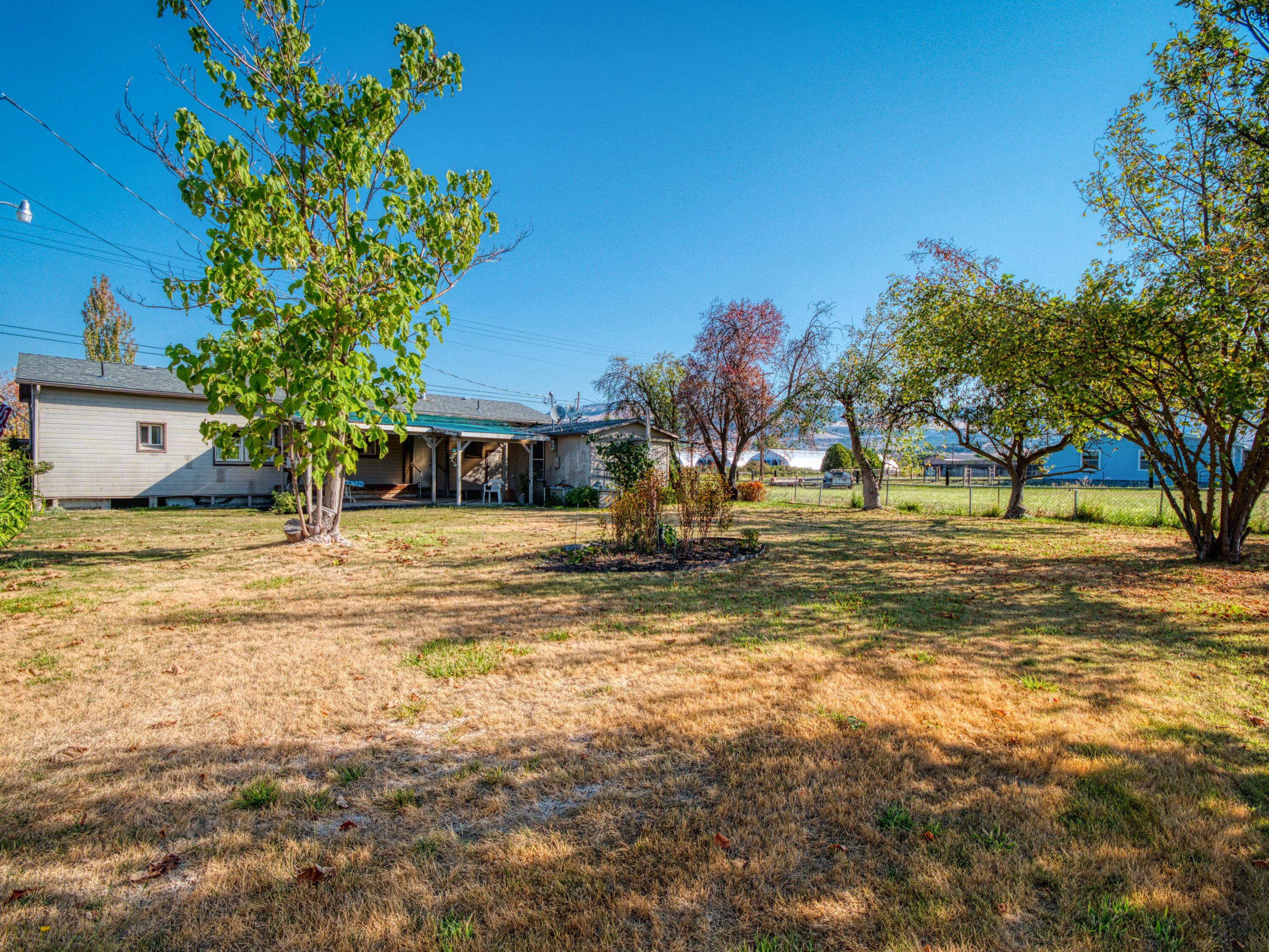 455 Hartley Road Talent, OR 97540 - Photo 20 of 26 Rear 2