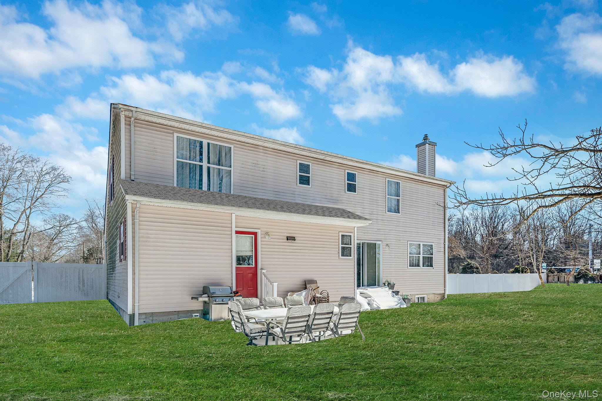 49 Flamingo Road Rocky Point, NY 11778 - Photo 12 of 48