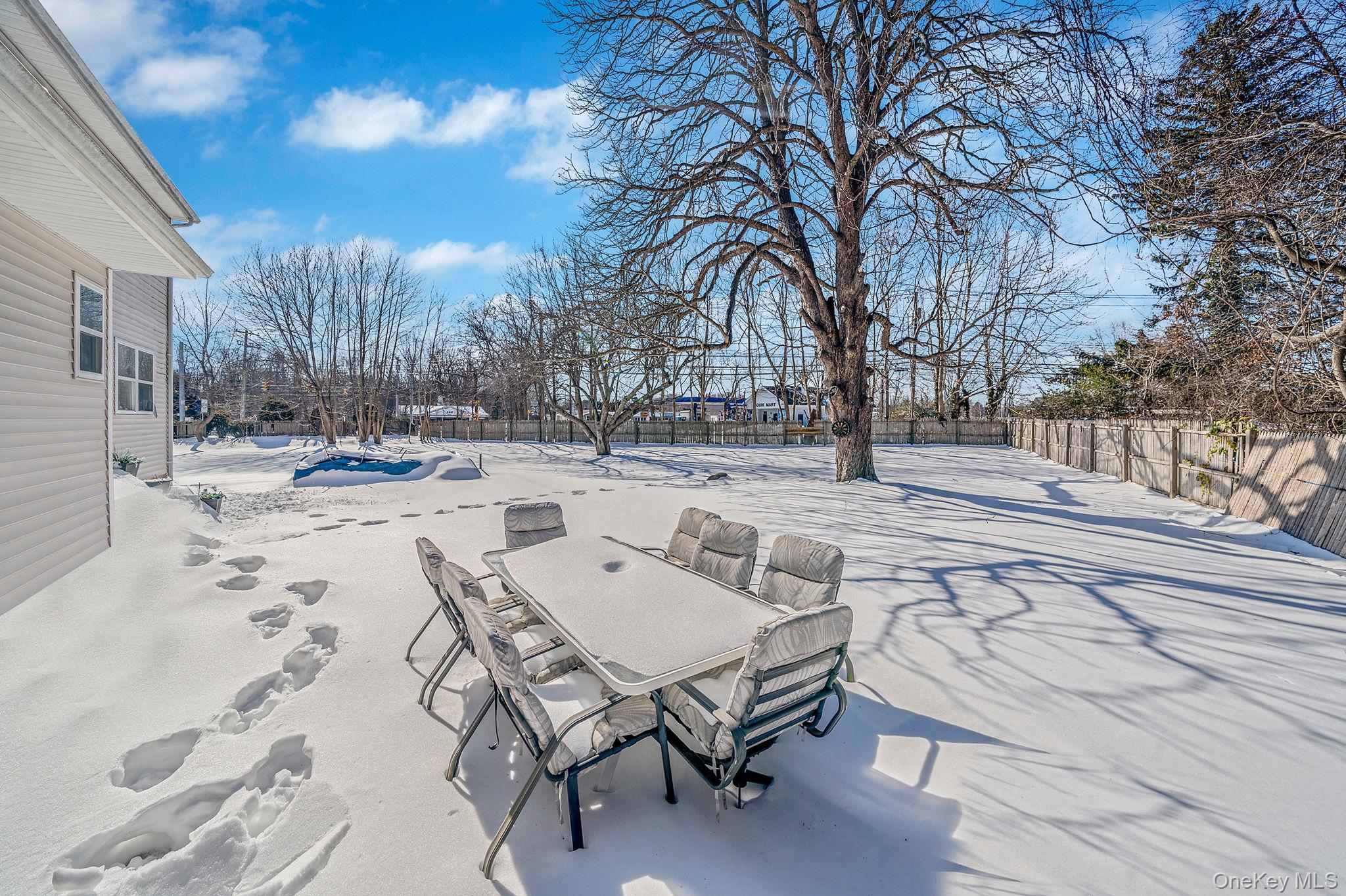 49 Flamingo Road Rocky Point, NY 11778 - Photo 15 of 48