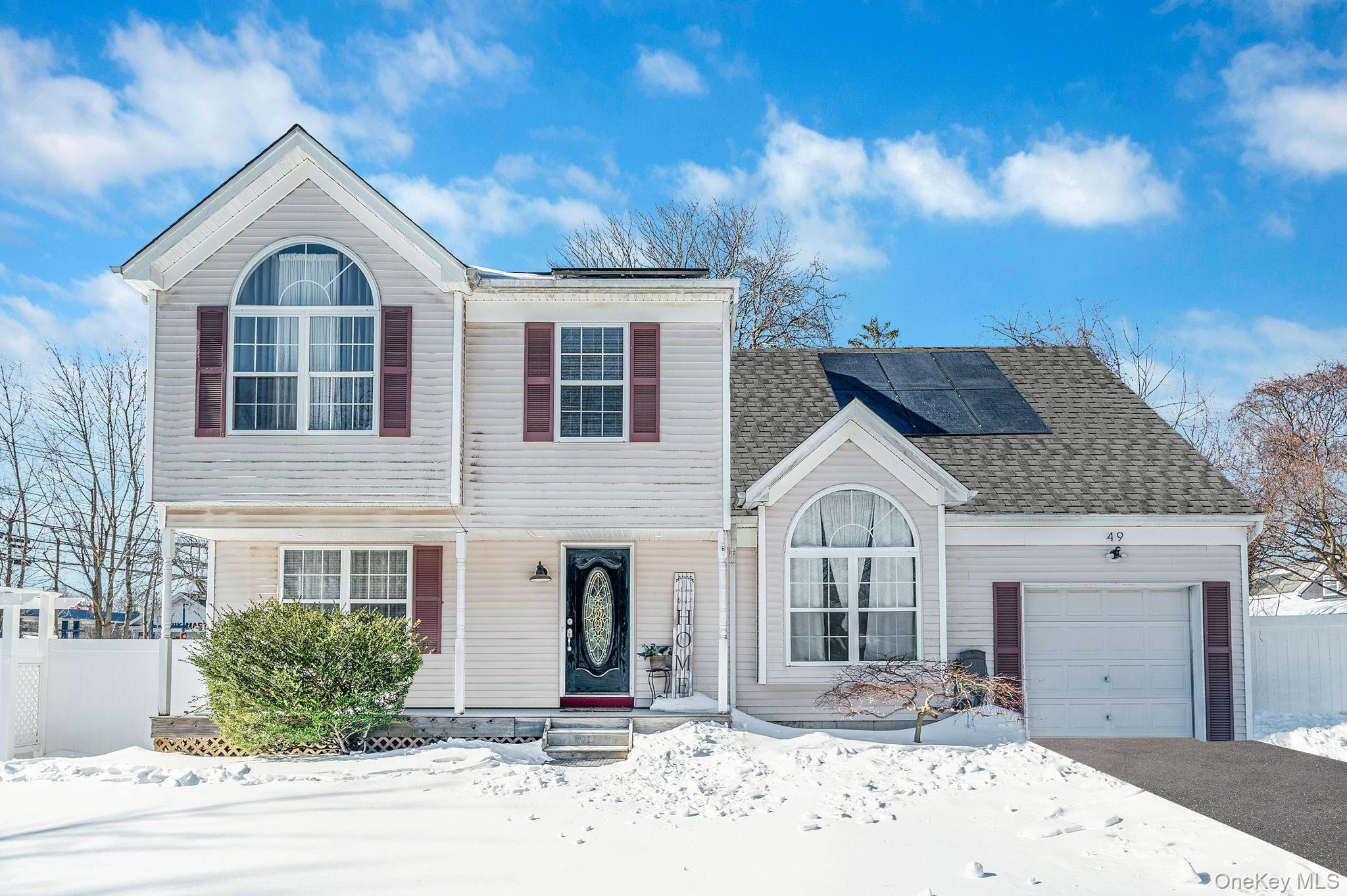 49 Flamingo Road Rocky Point, NY 11778 - Photo 3 of 48