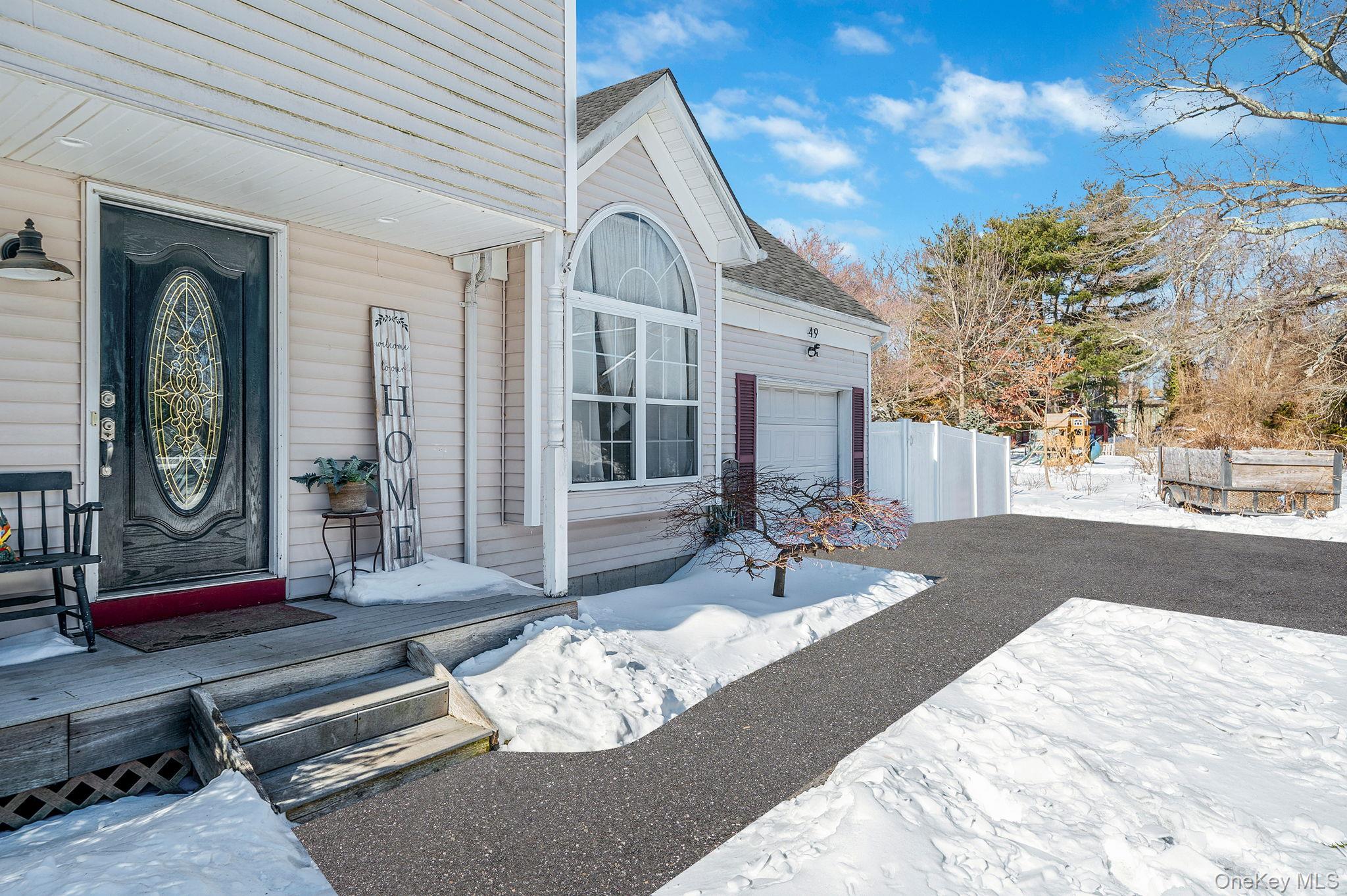 49 Flamingo Road Rocky Point, NY 11778 - Photo 7 of 48