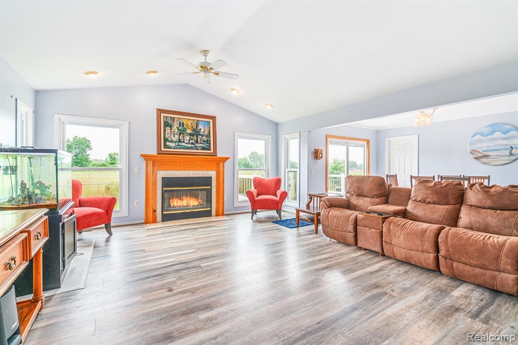 48127 Hull Road Belleville, MI 48111 - Photo 16 of 49